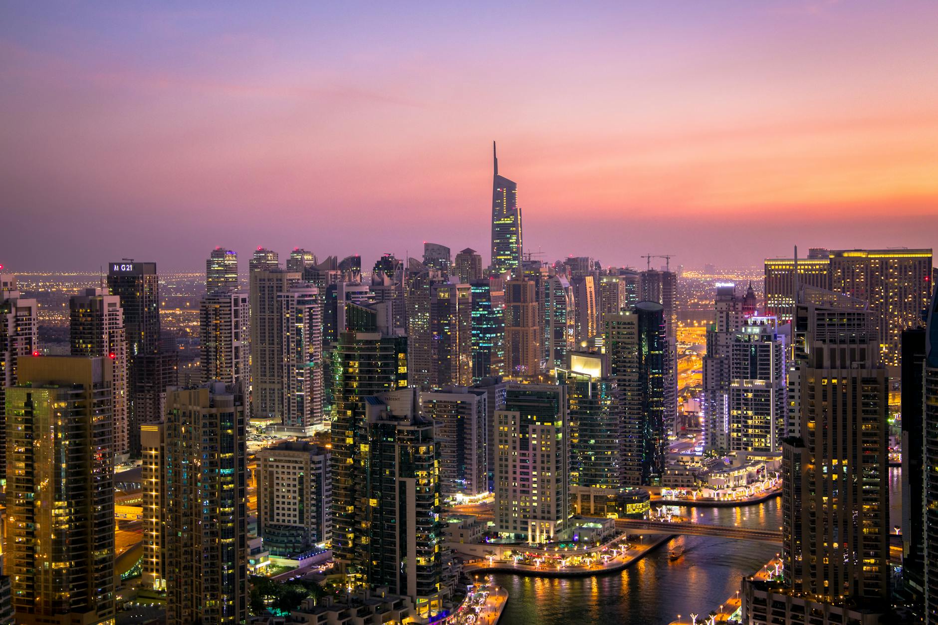 Experience Dubai: Luxury, Culture, and Smart Travel Tips