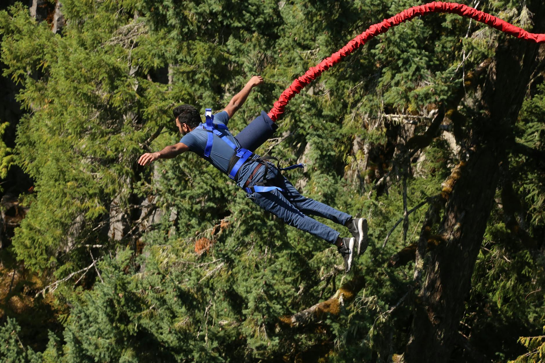 Thrilling Bungee Jumping Experiences